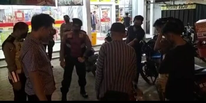 Polisi bersama warga amankan pelaku pencuri sepeda motor