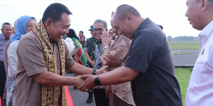 Kapolda Bersama Forkopimda Sumsel Sambut Kedatangan KSAD Jendral TNI Dudung Abdurachman