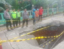 Amblasnya Jalan lintas Tengah Sumatra Sedalam 4 Meter,di Lampura