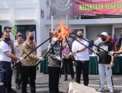 H.Budi Utomo Menghadiri Pemusnahan Barang Bukti di Kejaksaan Negeri Kotabumi