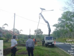 Pemkab Tubaba Terima Bantuan 25 Lampu PJU Tenaga Surya Dari Kemenhub RI