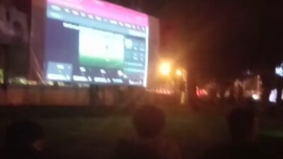 Sinyal Ngadet Penonton Kecewa Beranjak dari Rumput Hijau Halaman PEMDA Lampura
