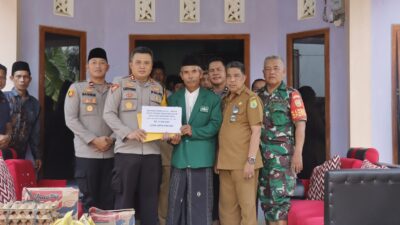 Guna mewujudkan pilkada damai,kapolres muba turun langsung mengunjungi pondok pesantren maaun hayat di desa bukit selabu