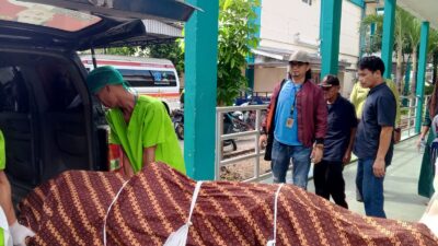 Polsek Sekayu bersama petugas BPBD, berhasil mengevakuasi Bimo korban yang tenggelam di sungai musi