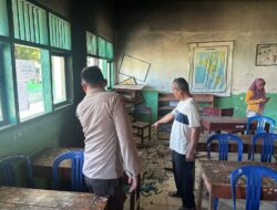 Polsek Bukit Kemuning Polres Lampung Utara Cek Lokasi TKP Pengerusakan SD 01 Desa Suka Menanti