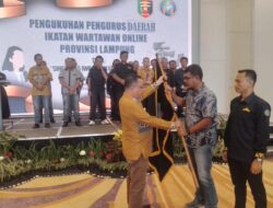 Fito Aliestiyadi., SH, Ketua PD IWO Way Kanan, dikukuhkan Ketum Teuku Yudistira di Aula Hotel Grand Mercure Lampung